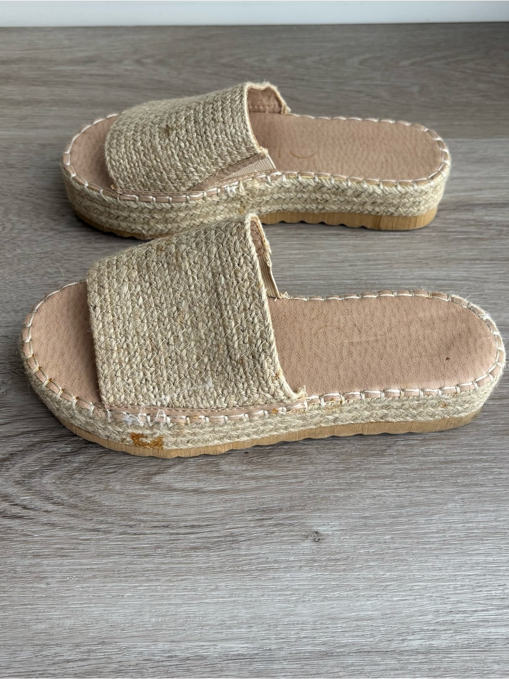 Matisse Raffia Platform Slide Sandals - Picture 4 of 5